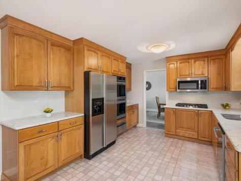 2885 Zanzibar Lane N Plymouth MN 55447