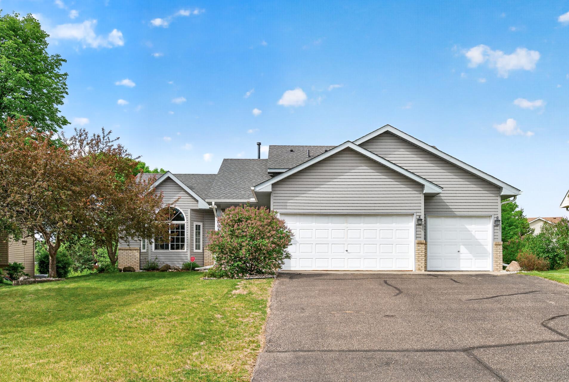 10035 Fallgold Parkway N Brooklyn Park MN 55443