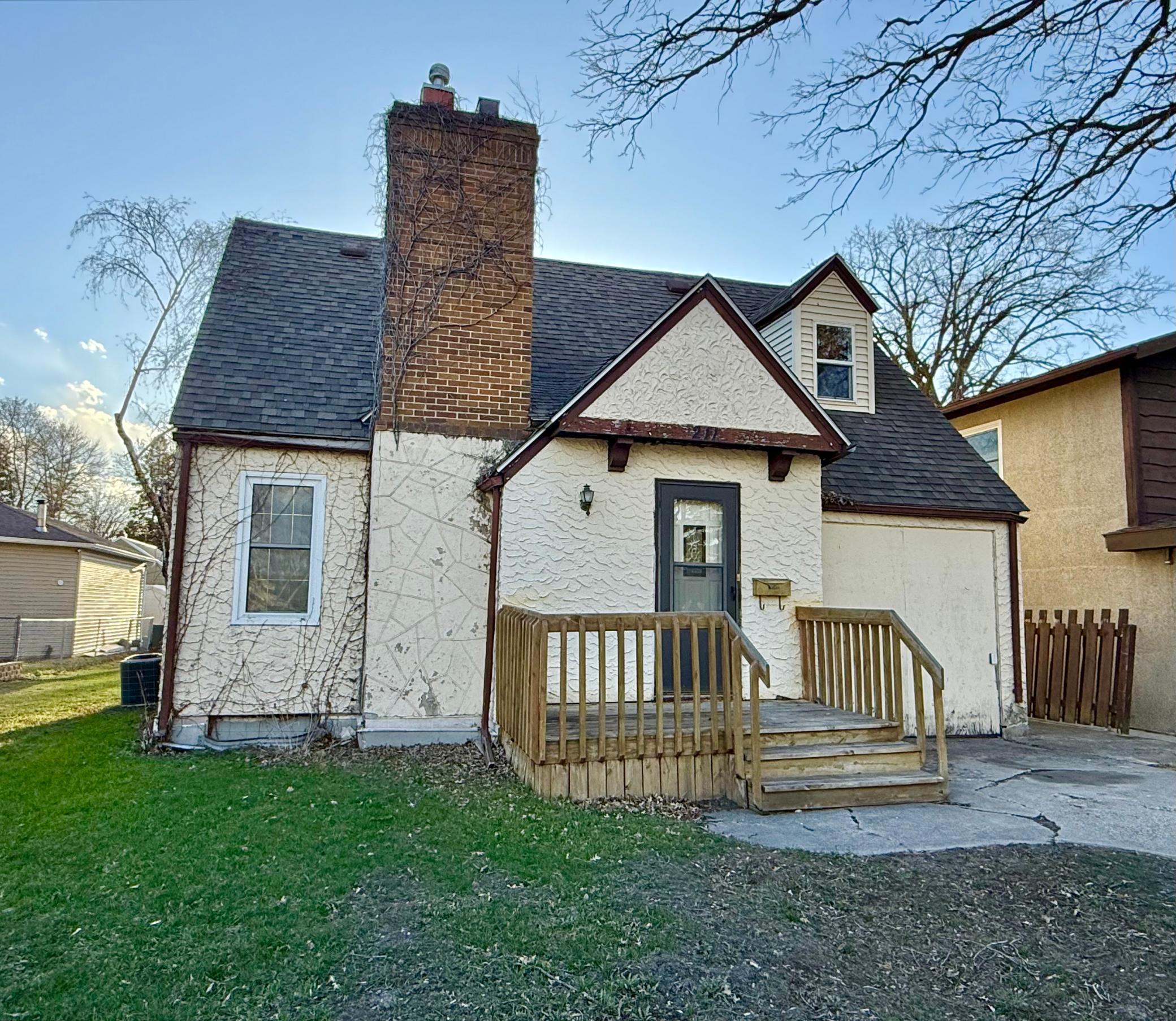 211 Kendall Avenue N Thief River Falls MN 56701