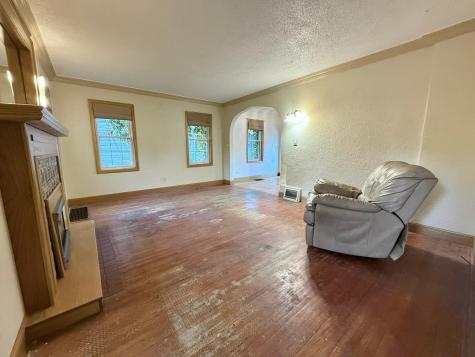 211 Kendall Avenue N Thief River Falls MN 56701