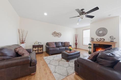 8437 Blazing Star Circle Shakopee MN 55379