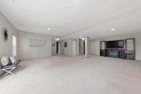 8437 Blazing Star Circle Shakopee MN 55379
