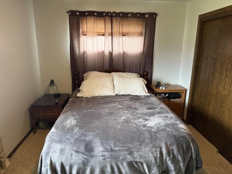 704 3rd Avenue NE Hillsboro ND 58045