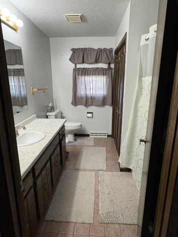 704 3rd Avenue NE Hillsboro ND 58045