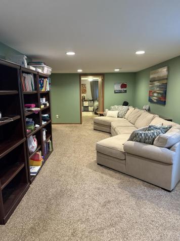 704 3rd Avenue NE Hillsboro ND 58045