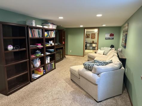 704 3rd Avenue NE Hillsboro ND 58045