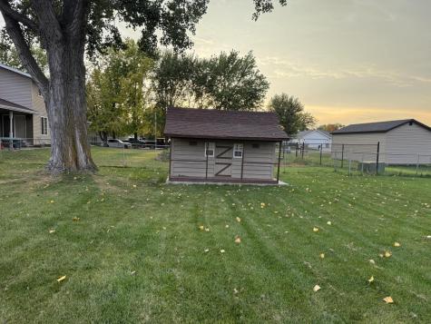 704 3rd Avenue NE Hillsboro ND 58045