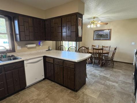 704 3rd Avenue NE Hillsboro ND 58045