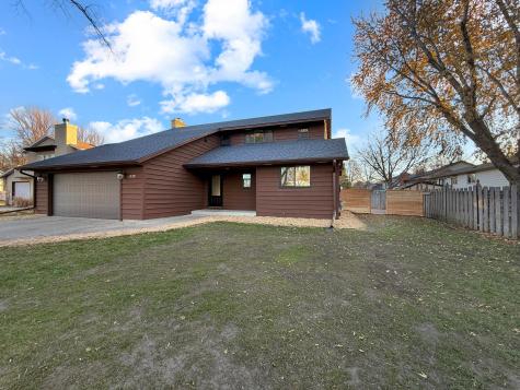 2939 Maple Street N Fargo ND 58102