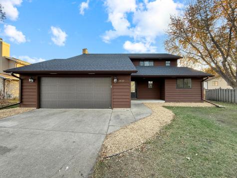 2939 Maple Street N Fargo ND 58102