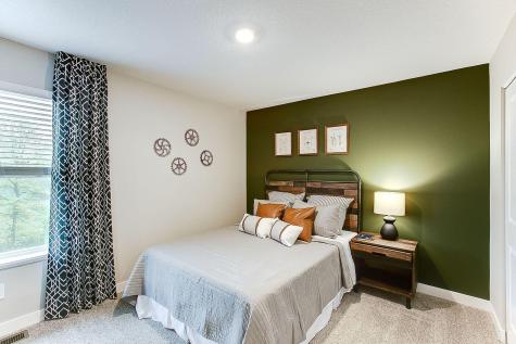 1728 Oak Creek Pass Chaska MN 55318