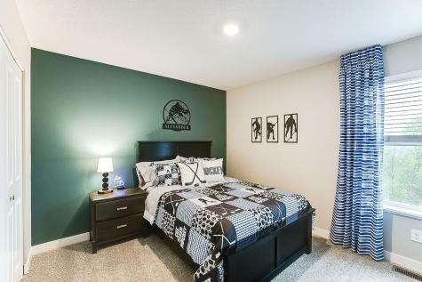 1728 Oak Creek Pass Chaska MN 55318