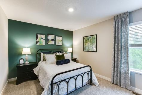 1728 Oak Creek Pass Chaska MN 55318