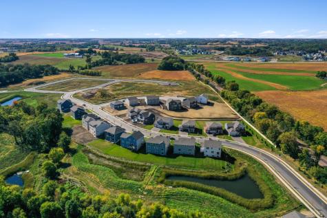 1728 Oak Creek Pass Chaska MN 55318