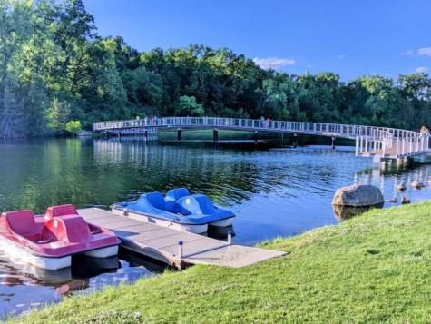 1728 Oak Creek Pass Chaska MN 55318