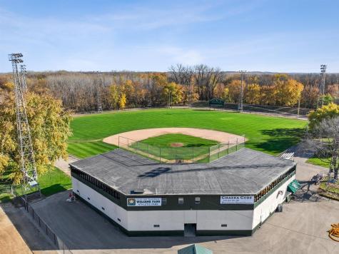 1728 Oak Creek Pass Chaska MN 55318