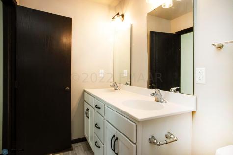 6783 Joseph Street Horace ND 58047