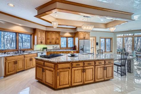 4 W Bay Lane North Oaks MN 55127