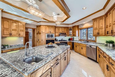 4 W Bay Lane North Oaks MN 55127