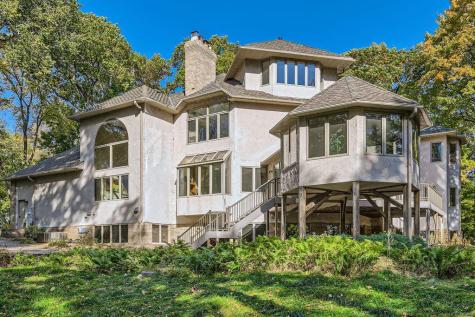 4 W Bay Lane North Oaks MN 55127