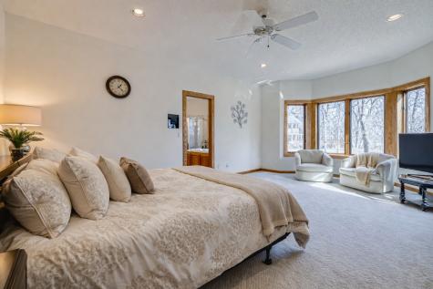 4 W Bay Lane North Oaks MN 55127