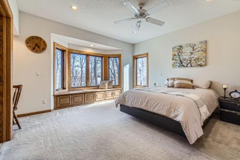 4 W Bay Lane North Oaks MN 55127