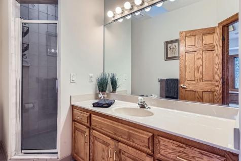 4 W Bay Lane North Oaks MN 55127