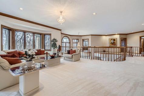 4 W Bay Lane North Oaks MN 55127