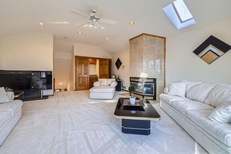 4 W Bay Lane North Oaks MN 55127