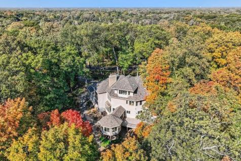 4 W Bay Lane North Oaks MN 55127