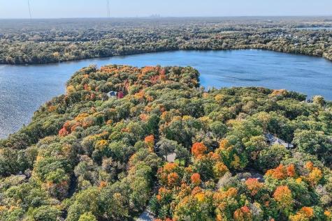 4 W Bay Lane North Oaks MN 55127