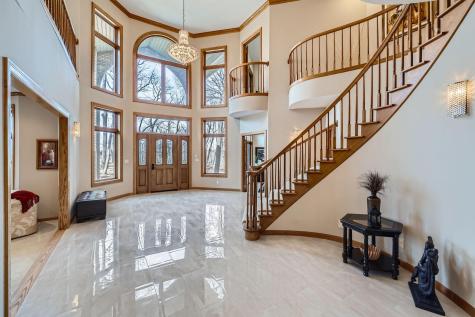 4 W Bay Lane North Oaks MN 55127