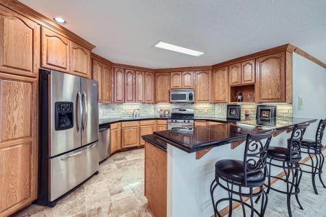 4 W Bay Lane North Oaks MN 55127