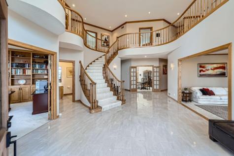 4 W Bay Lane North Oaks MN 55127