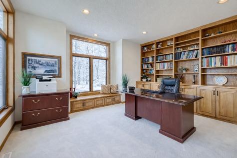 4 W Bay Lane North Oaks MN 55127