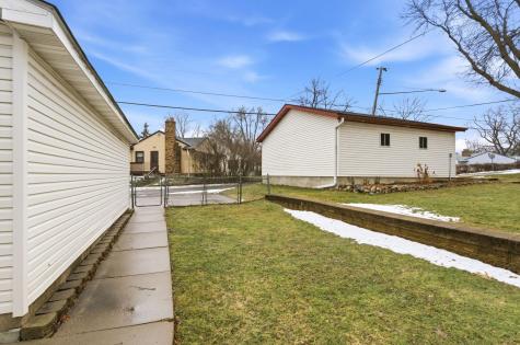 902 Dodd Road West Saint Paul MN 55118