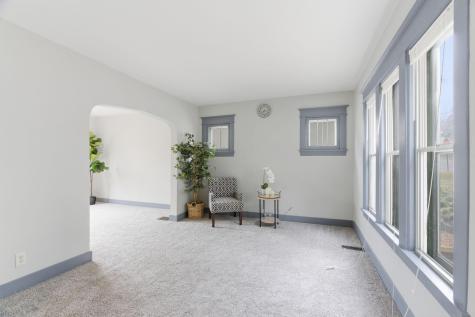 902 Dodd Road West Saint Paul MN 55118