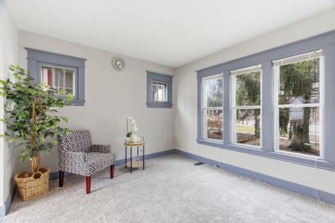 902 Dodd Road West Saint Paul MN 55118