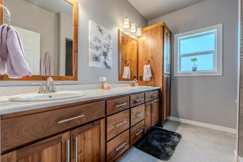 5594 43rd Street S Fargo ND 58104