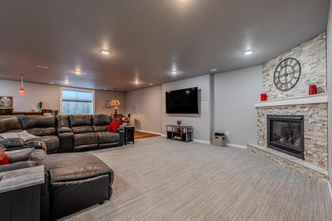 5594 43rd Street S Fargo ND 58104