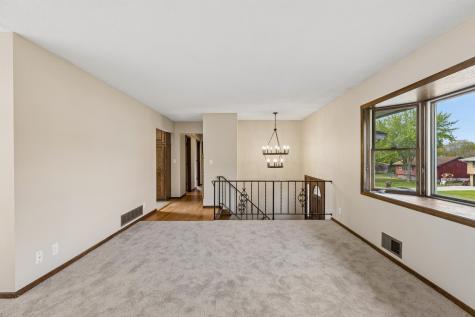 631 Greenway Avenue N Oakdale MN 55128