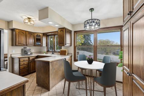 631 Greenway Avenue N Oakdale MN 55128
