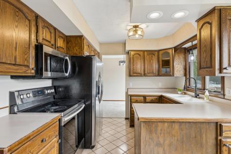 631 Greenway Avenue N Oakdale MN 55128
