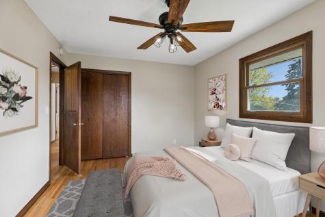631 Greenway Avenue N Oakdale MN 55128