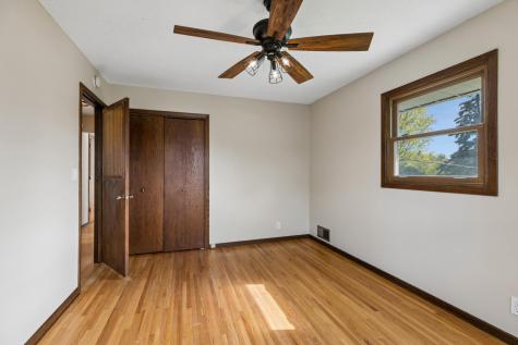 631 Greenway Avenue N Oakdale MN 55128
