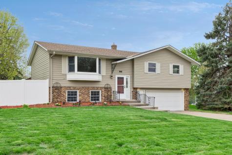 631 Greenway Avenue N Oakdale MN 55128