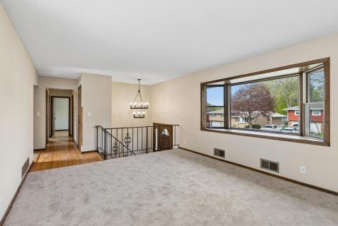 631 Greenway Avenue N Oakdale MN 55128