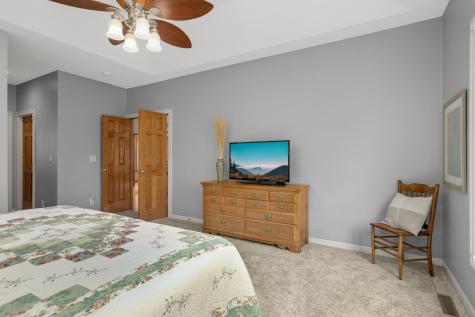 18481 98th Place N Maple Grove, MN 55311 | 7035888 | LandVest