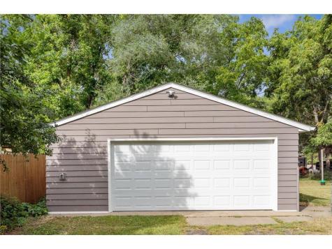 7527 Newton Avenue N Brooklyn Park MN 55444