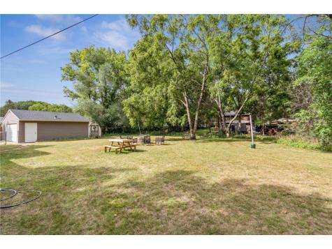 7527 Newton Avenue N Brooklyn Park MN 55444